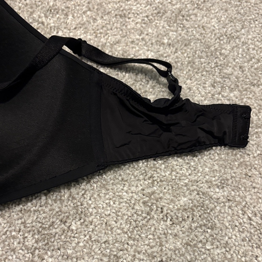 Victoria's Secret 34DD lightly lined wireless tshirt bra black - Picture 5 of 7